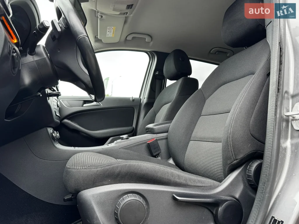 Mercedes-Benz B-Class 2015 — фото 19