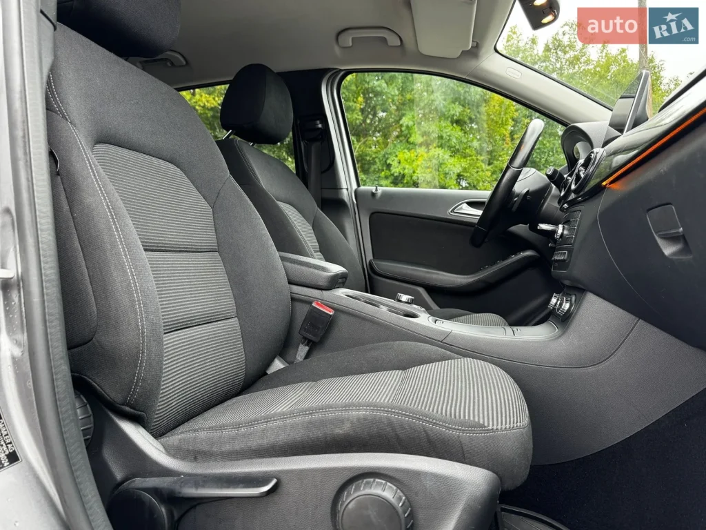 Mercedes-Benz B-Class 2015 — фото 20