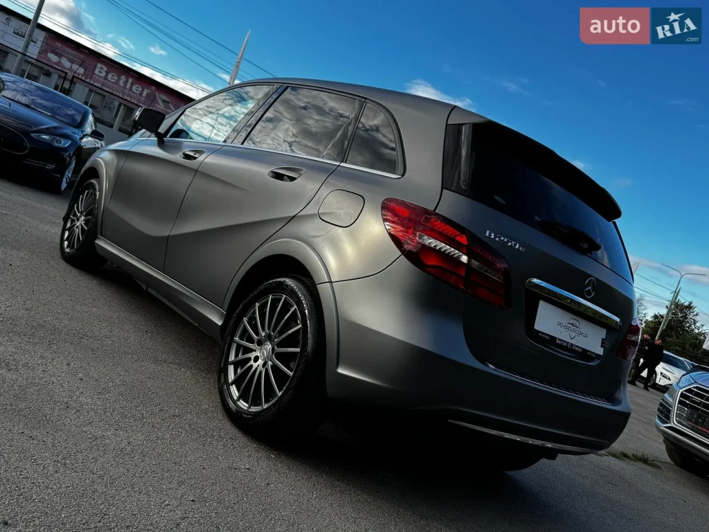 Mercedes-Benz B-Class 2016 — фото 13