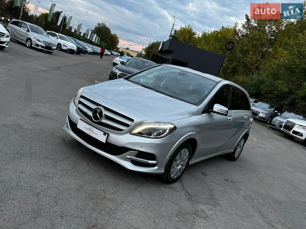 Mercedes-Benz B-Class 2016 — фото 1
