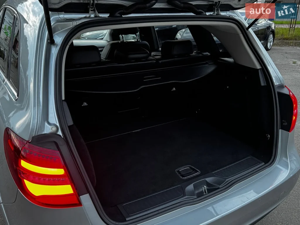 Mercedes-Benz B-Class 2016 — фото 11