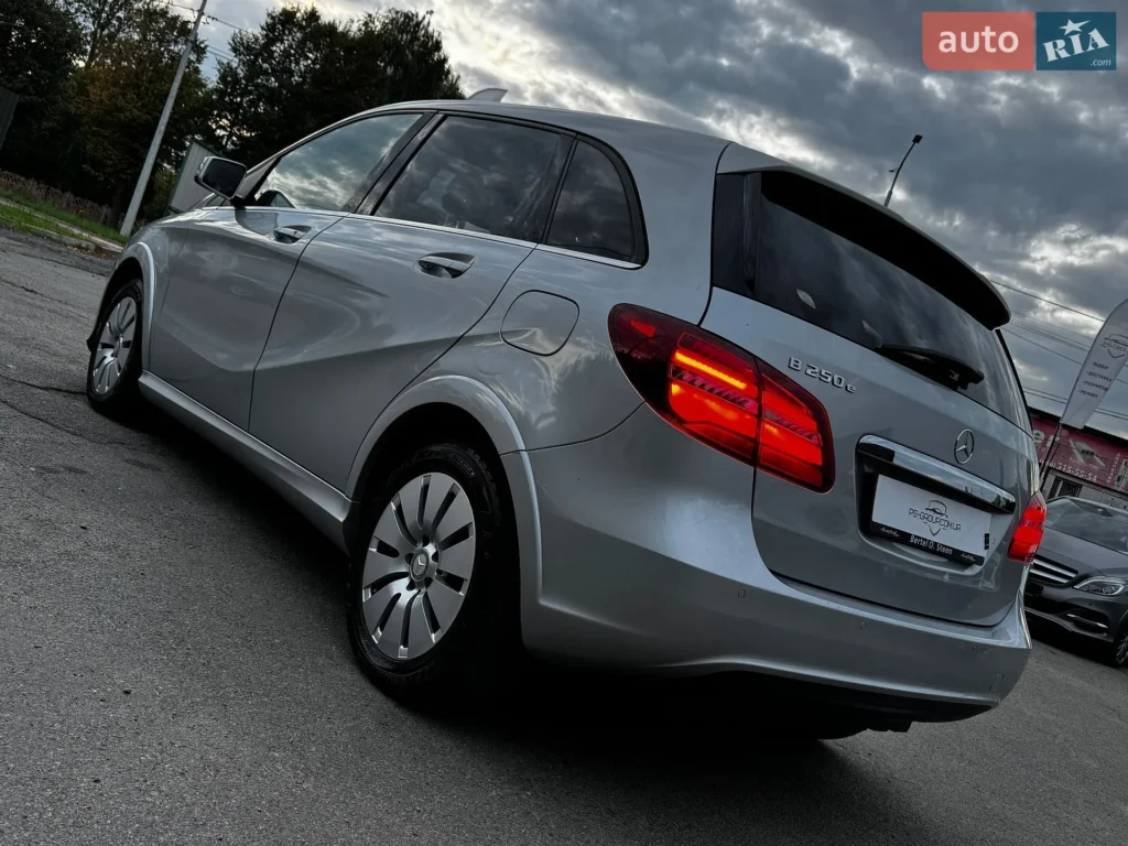 Mercedes-Benz B-Class 2016 — фото 13