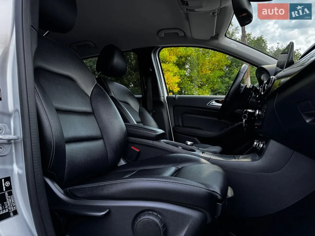 Mercedes-Benz B-Class 2016 — фото 20