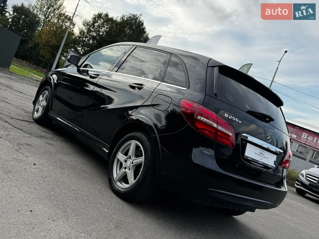 Mercedes-Benz B-Class 2017 — фото 14