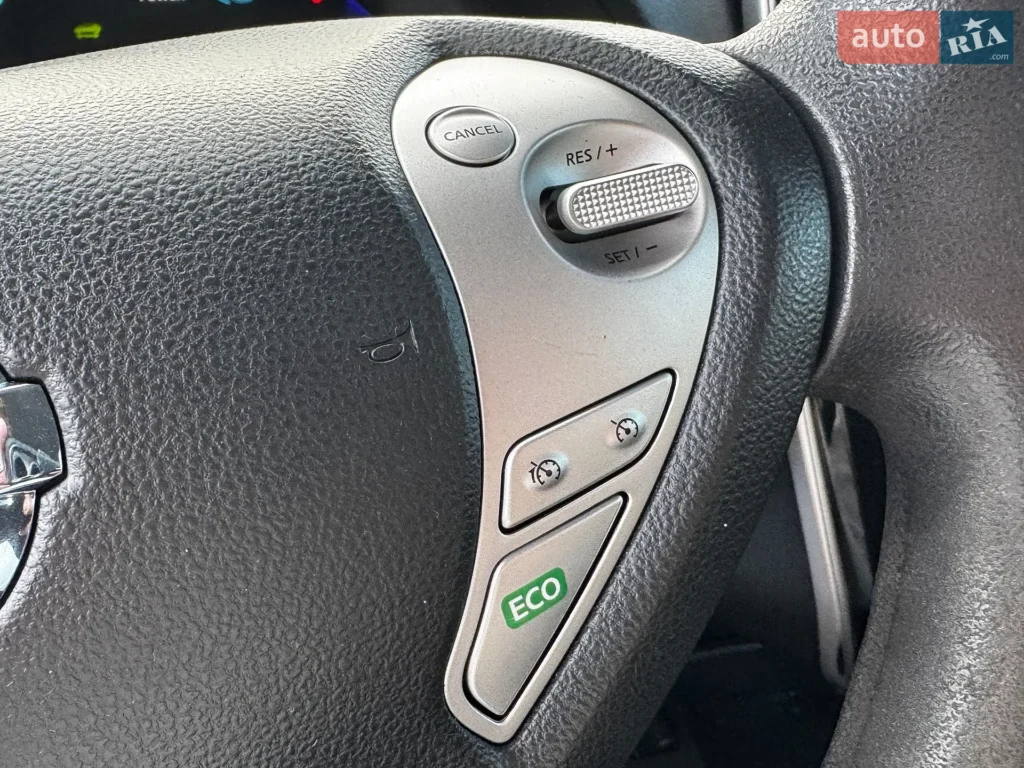 Nissan Leaf 2014 — фото 17