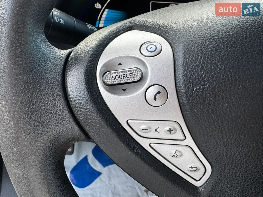 Nissan Leaf 2014 — фото 16