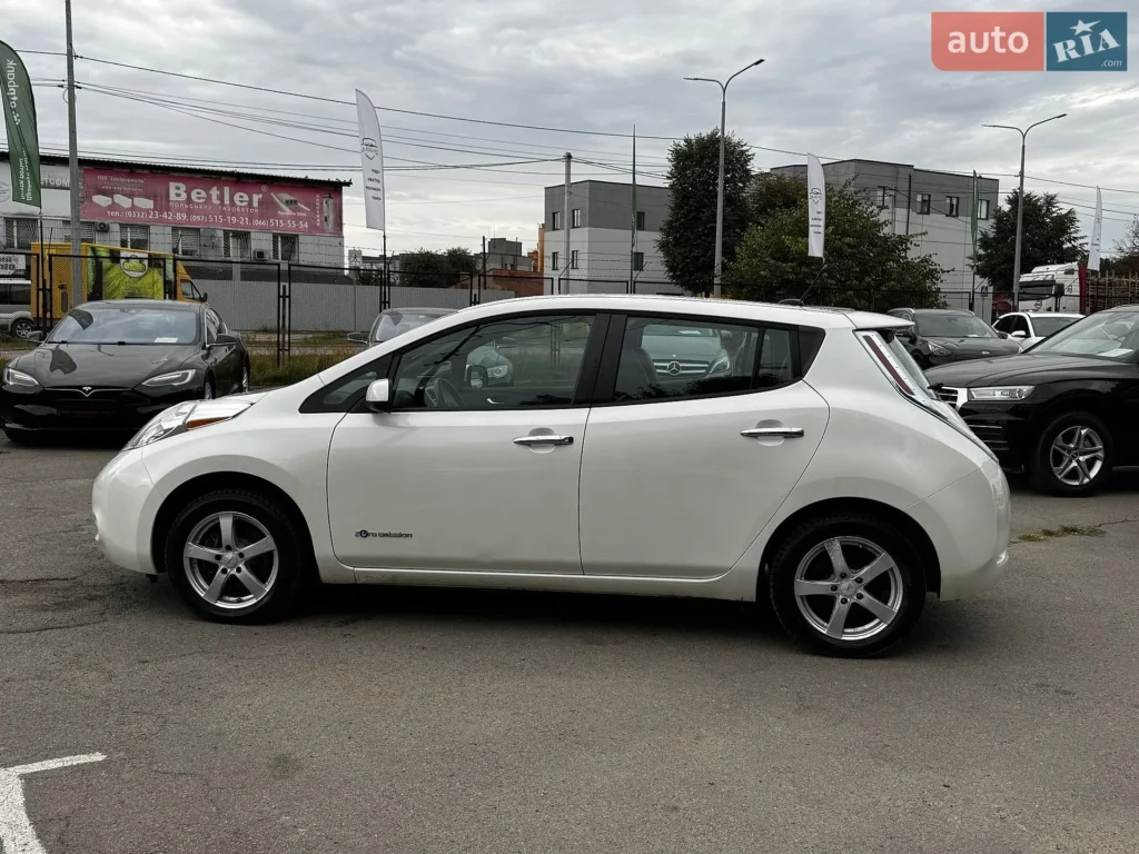 Nissan Leaf 2013 — фото 10