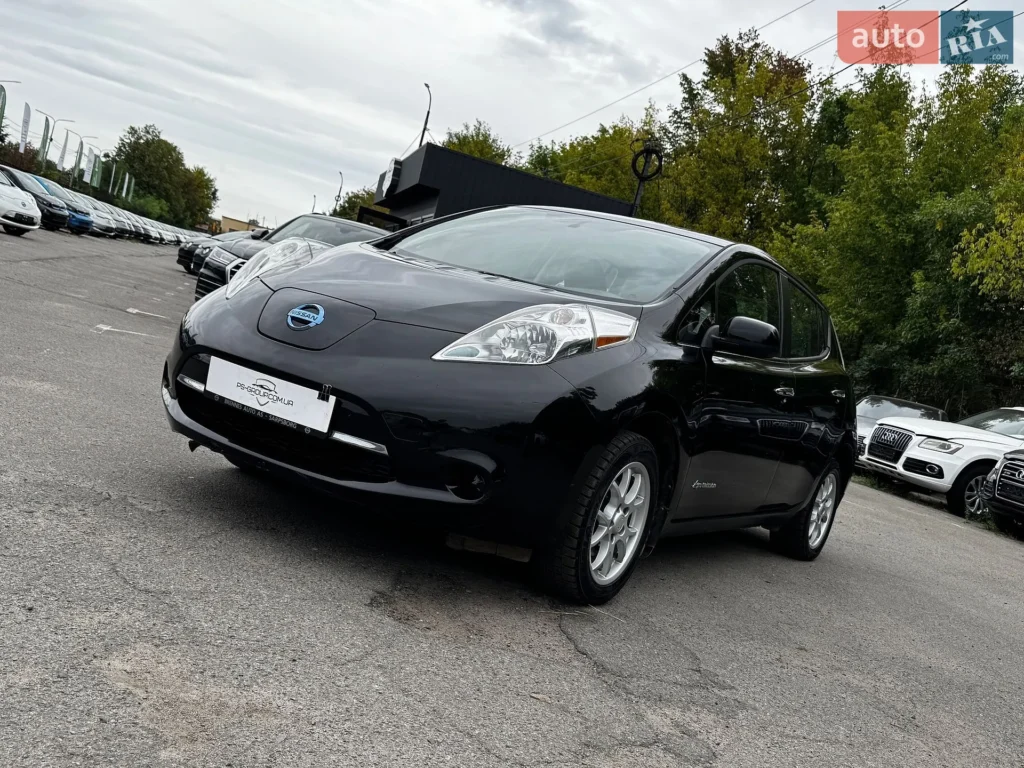 Nissan Leaf 2015 — фото 2