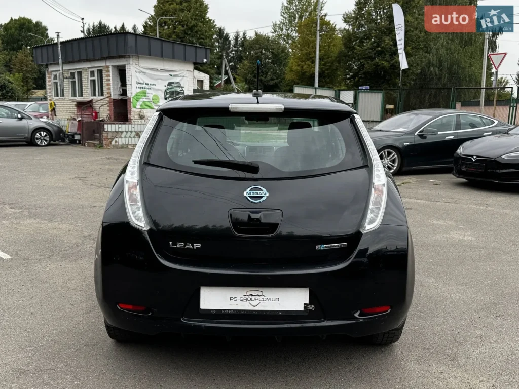 Nissan Leaf 2015 — фото 9