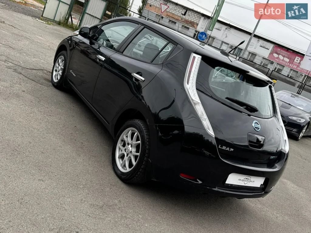 Nissan Leaf 2015 — фото 10