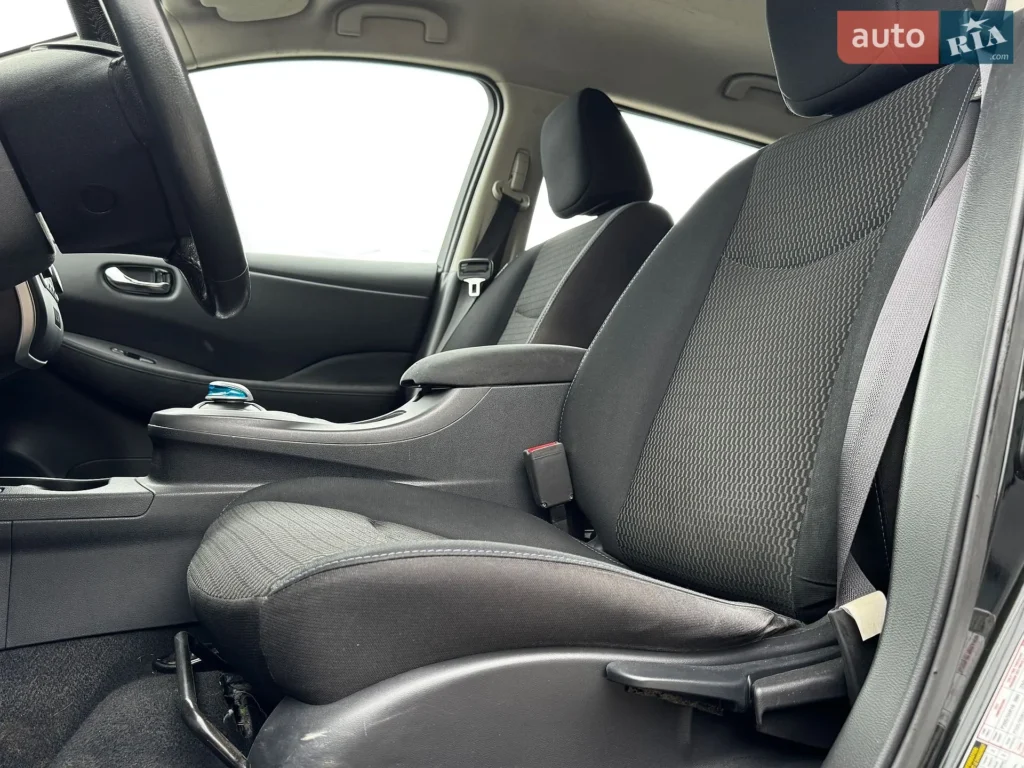 Nissan Leaf 2015 — фото 17