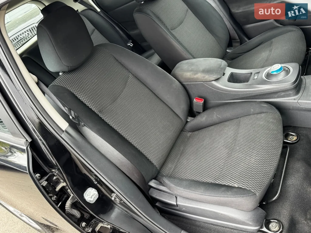 Nissan Leaf 2015 — фото 16