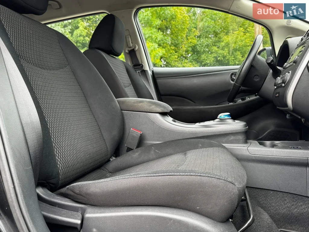 Nissan Leaf 2015 — фото 18