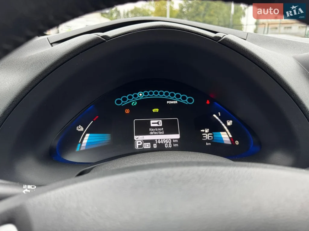 Nissan Leaf 2015 — фото 24