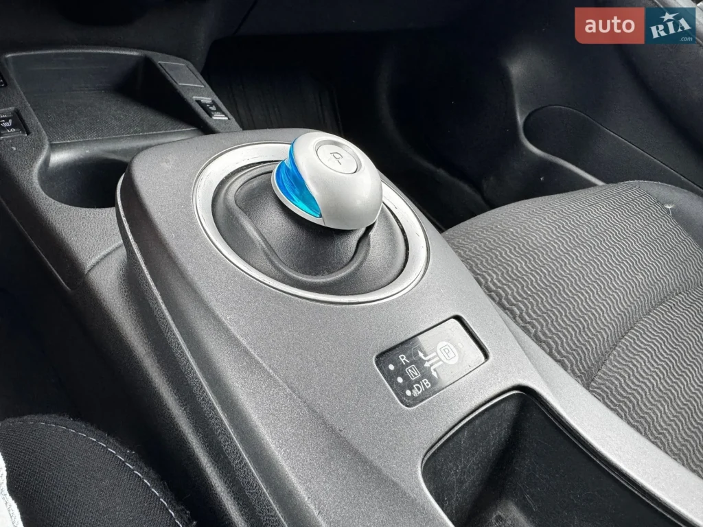 Nissan Leaf 2015 — фото 25