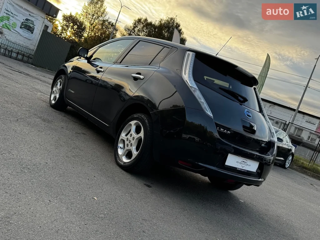 Nissan Leaf 2016 — фото 11
