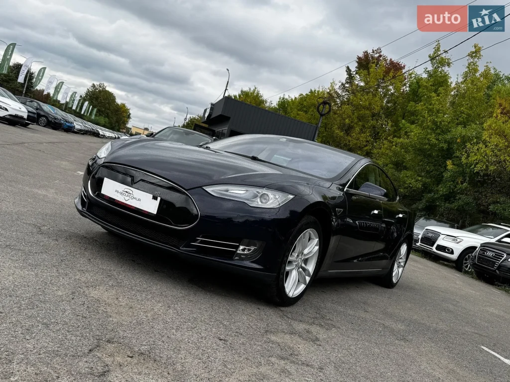 Tesla Model S 2013 — фото 2