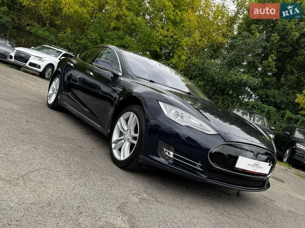 Tesla Model S 2013 — фото 4