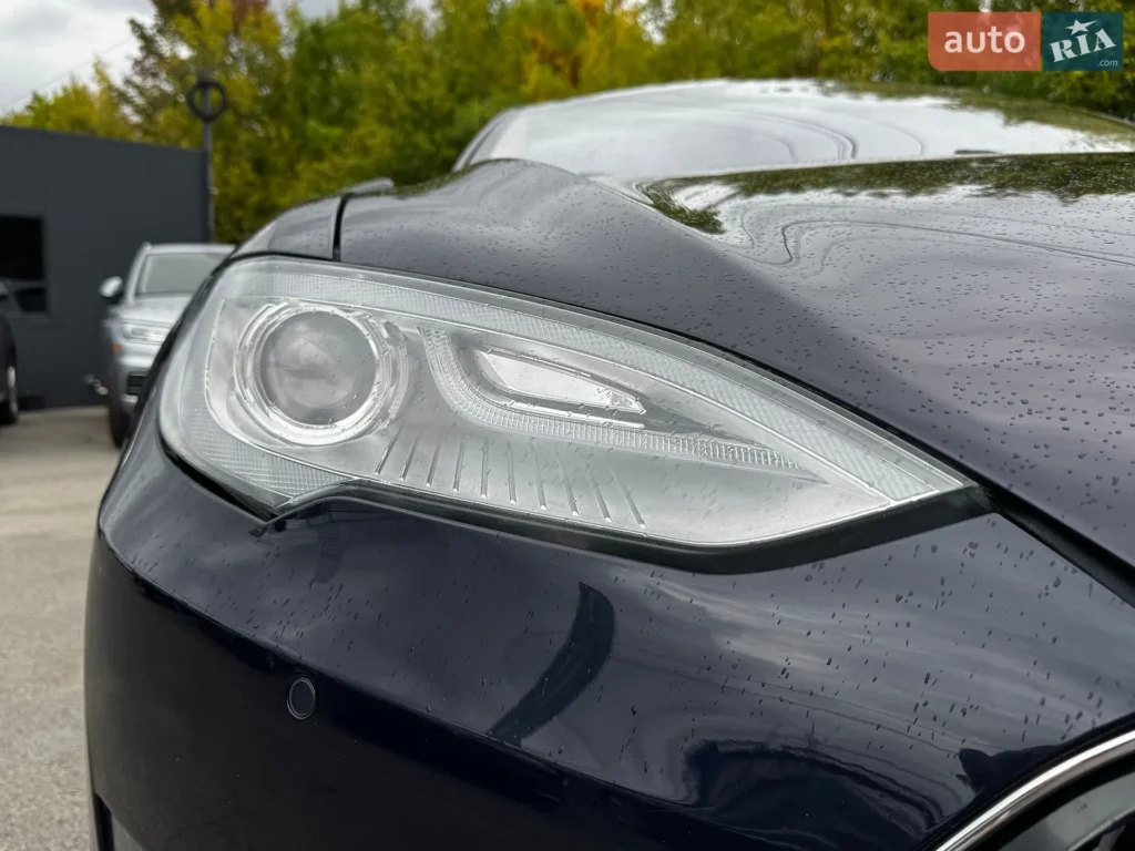 Tesla Model S 2013 — фото 15