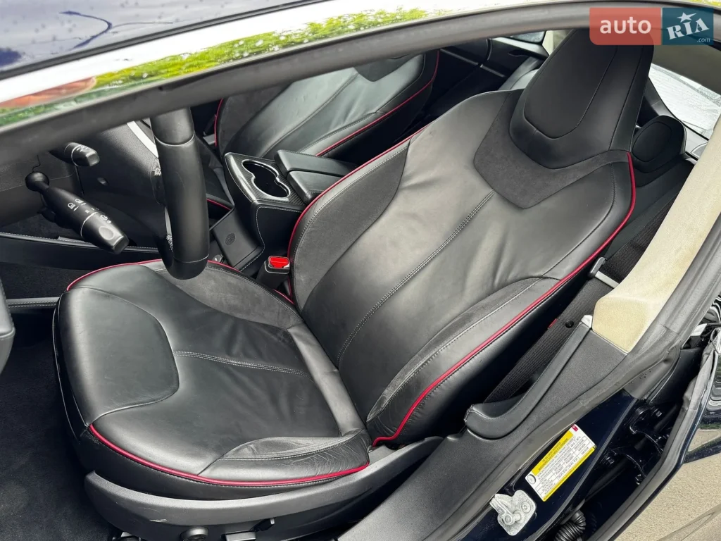 Tesla Model S 2013 — фото 16