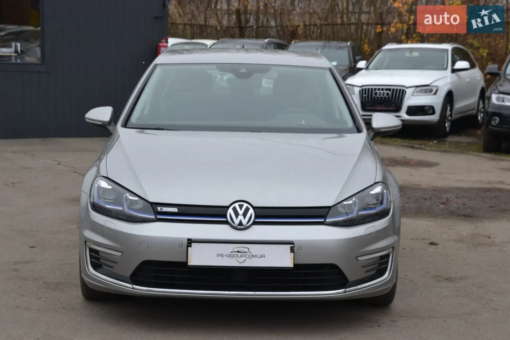 Volkswagen e-Golf 2018 — фото 3