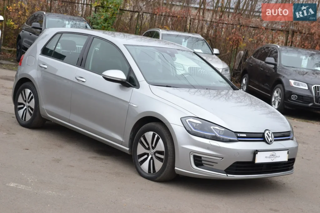 Volkswagen e-Golf 2018 — фото 4