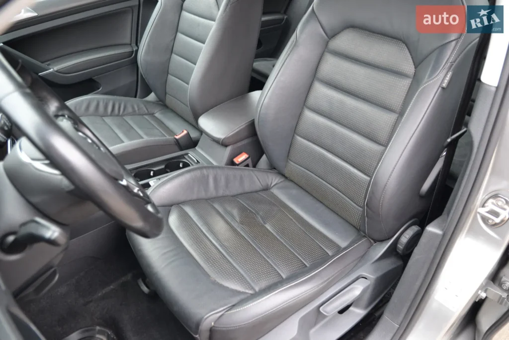 Volkswagen e-Golf 2018 — фото 13