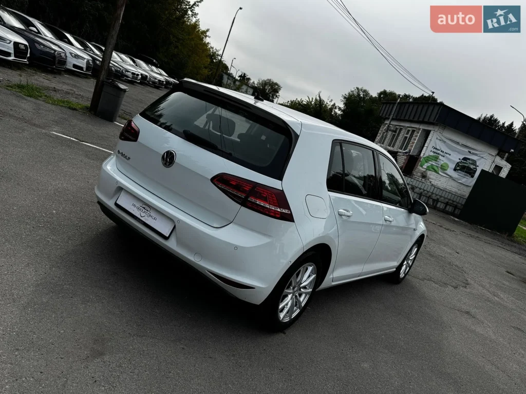 Volkswagen e-Golf 2015 — фото 7
