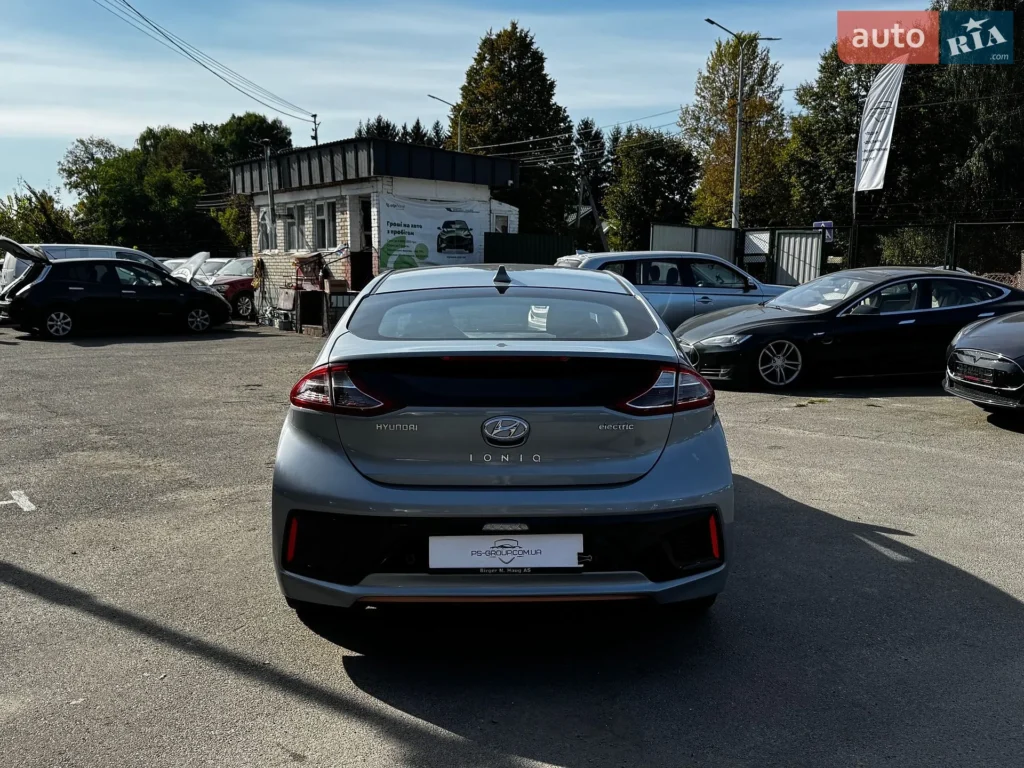 Hyundai Ioniq 2019 — фото 9