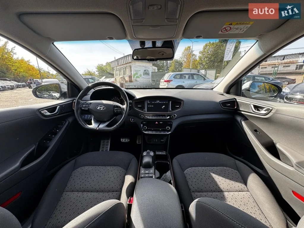 Hyundai Ioniq 2019 — фото 24