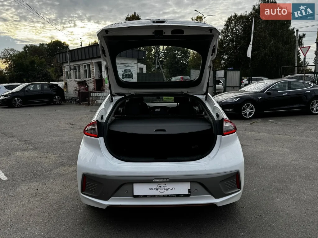 Hyundai Ioniq 2017 — фото 10