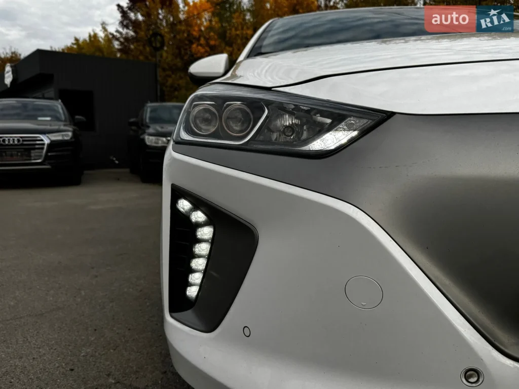 Hyundai Ioniq 2017 — фото 15