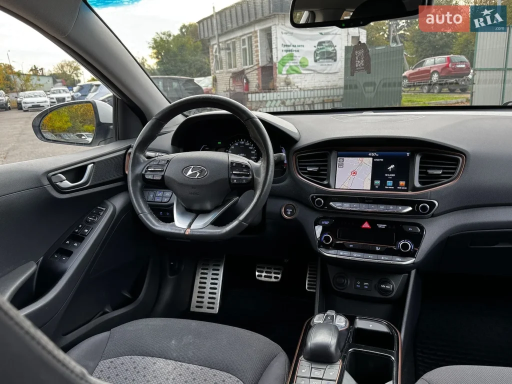 Hyundai Ioniq 2017 — фото 22