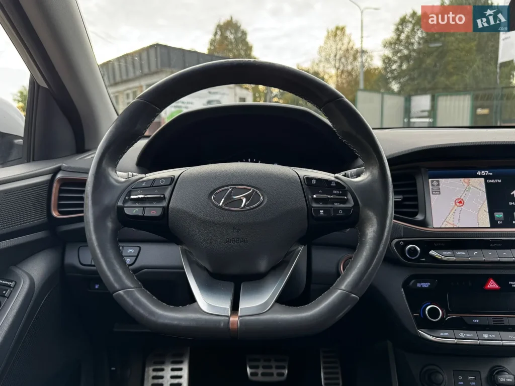 Hyundai Ioniq 2017 — фото 23