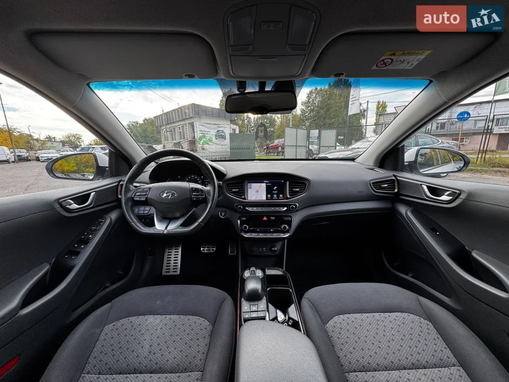 Hyundai Ioniq 2017 — фото 24