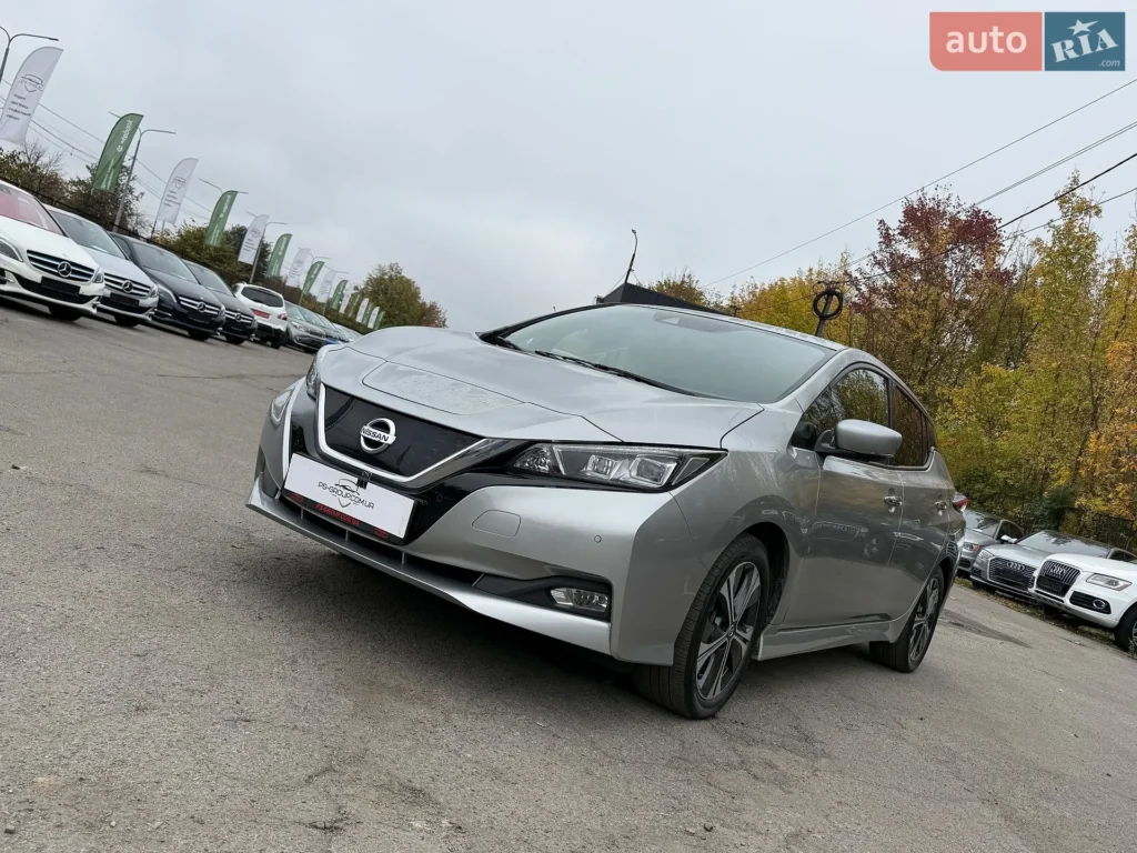Nissan Leaf 2018 — фото 2