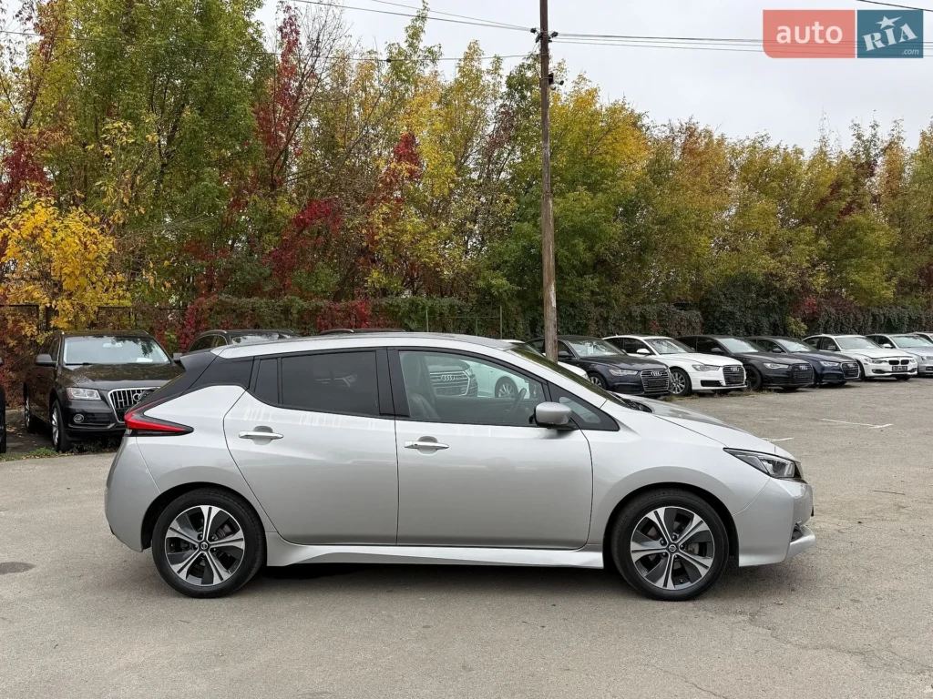 Nissan Leaf 2018 — фото 6