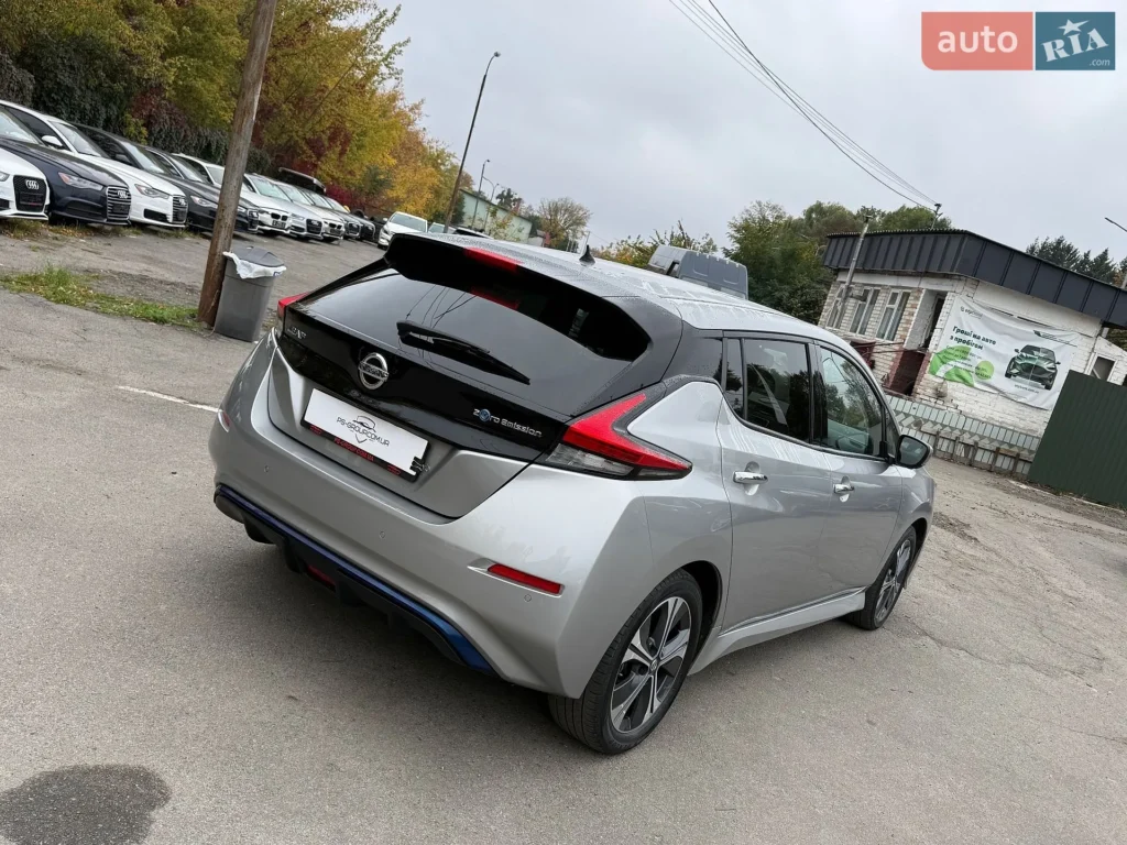 Nissan Leaf 2018 — фото 7