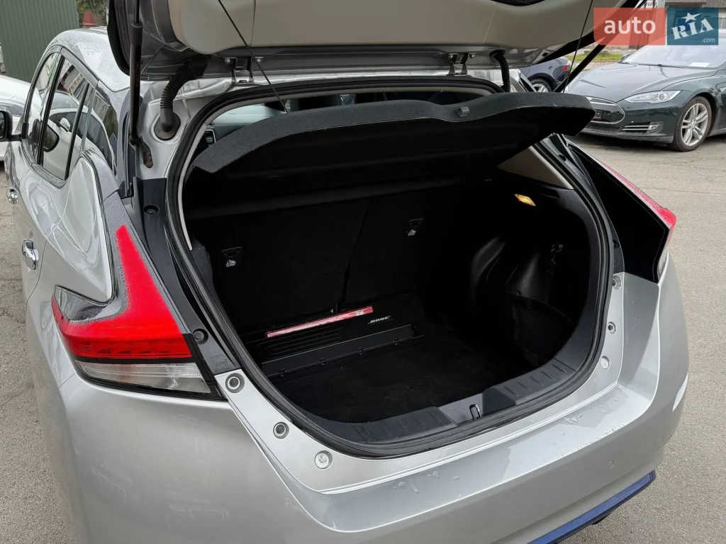 Nissan Leaf 2018 — фото 11