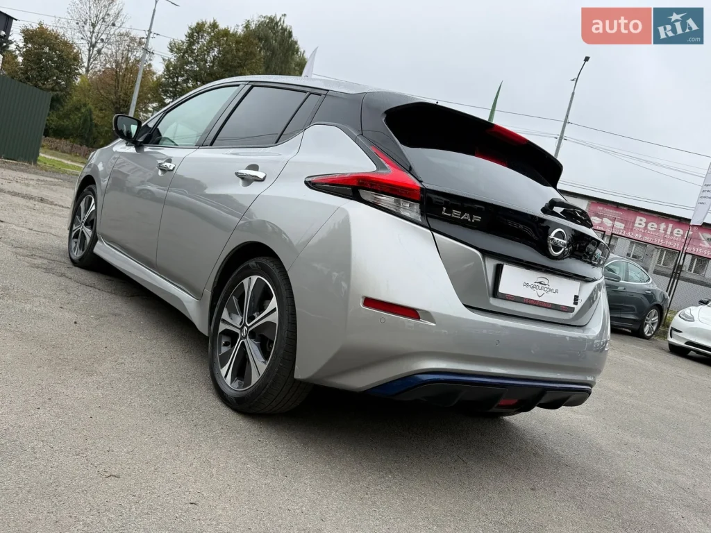 Nissan Leaf 2018 — фото 13