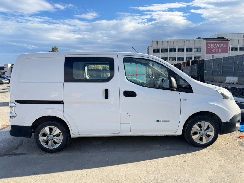 Nissan e-NV200 2014 — фото 4