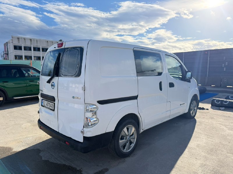 Nissan e-NV200 2014 — фото 6