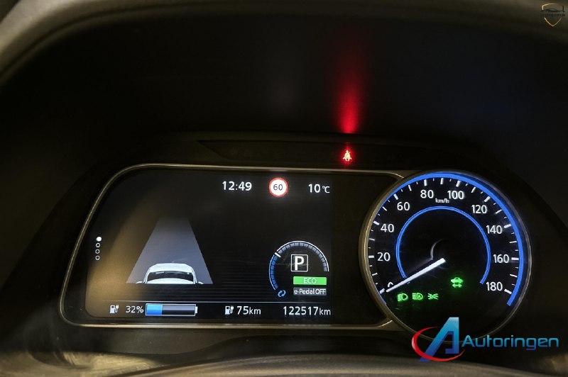 Nissan Leaf 2018 — фото 9